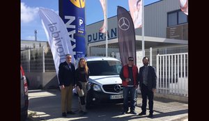 Autovidal y Duran entregan en Calvià un Mercedes Benz al ganador del concurso del club reformista