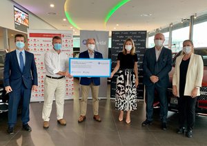 Autovidal y CaixaBank donan 10.000 euros a Creu Roja Illes Balears